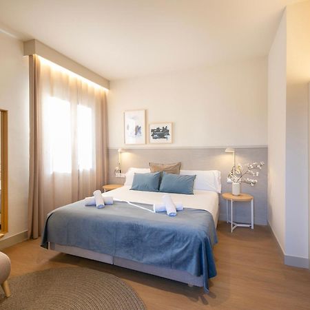 Fisa Rentals Ramblas Apartments Барселона Екстериор снимка
