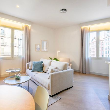 Fisa Rentals Ramblas Apartments Барселона Екстериор снимка