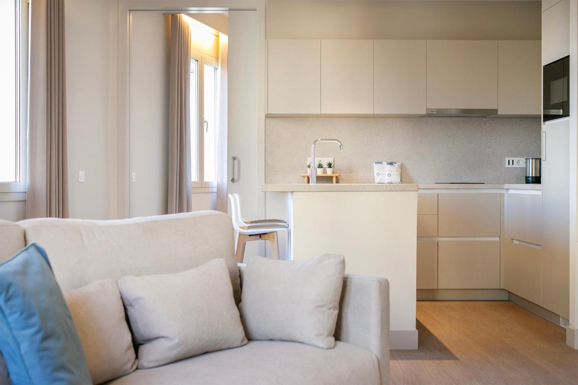 Fisa Rentals Ramblas Apartments Барселона Екстериор снимка