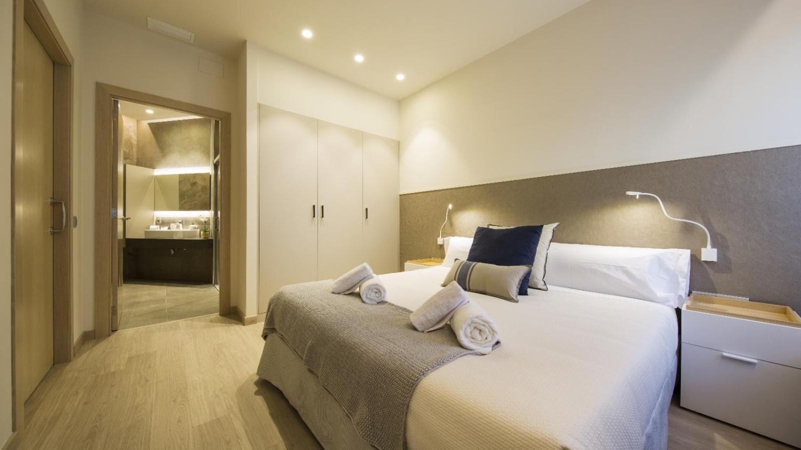 Fisa Rentals Ramblas Apartments Барселона Екстериор снимка