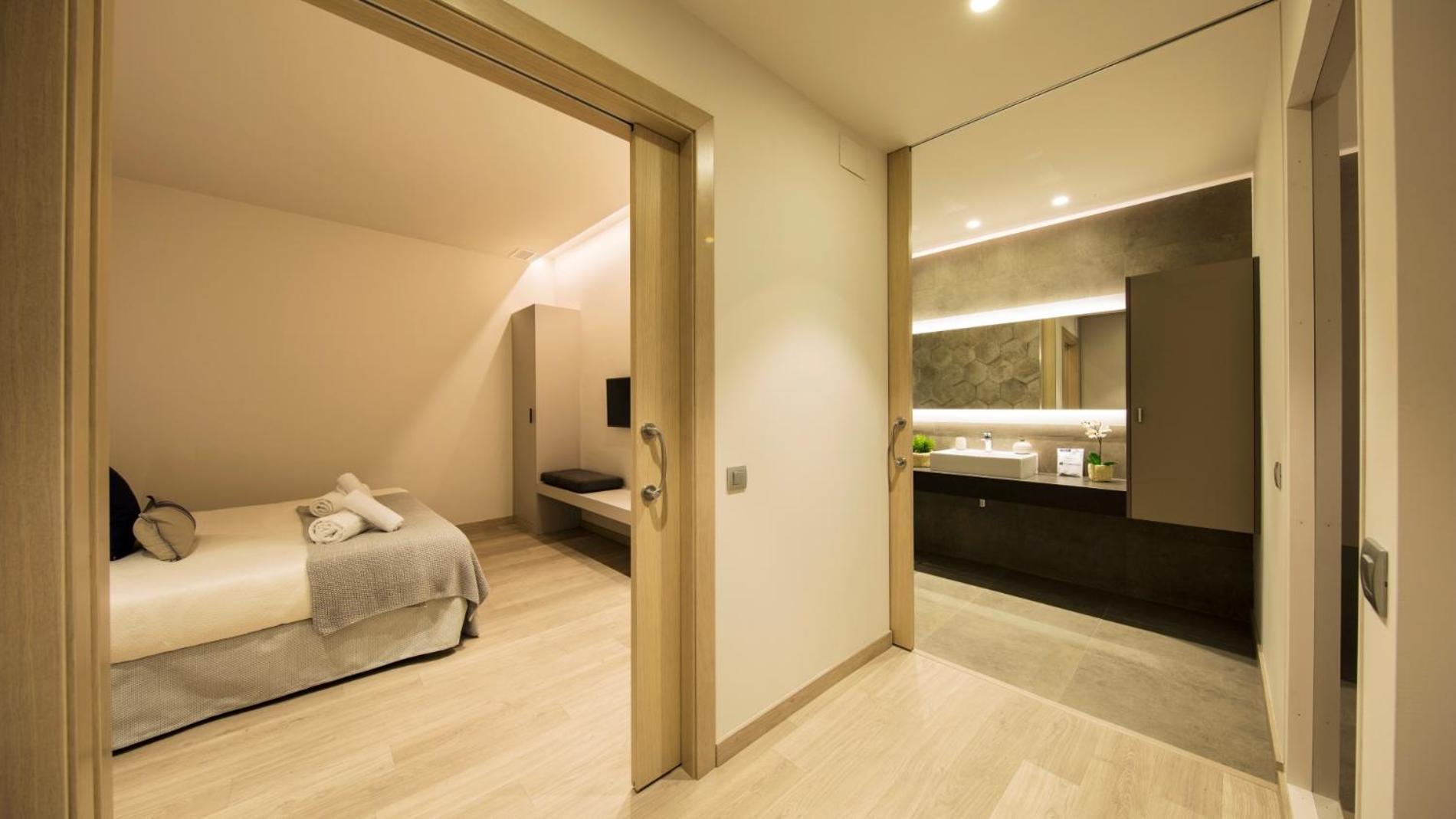 Fisa Rentals Ramblas Apartments Барселона Екстериор снимка