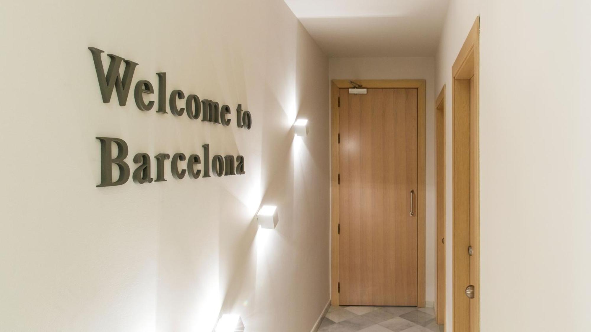 Fisa Rentals Ramblas Apartments Барселона Екстериор снимка