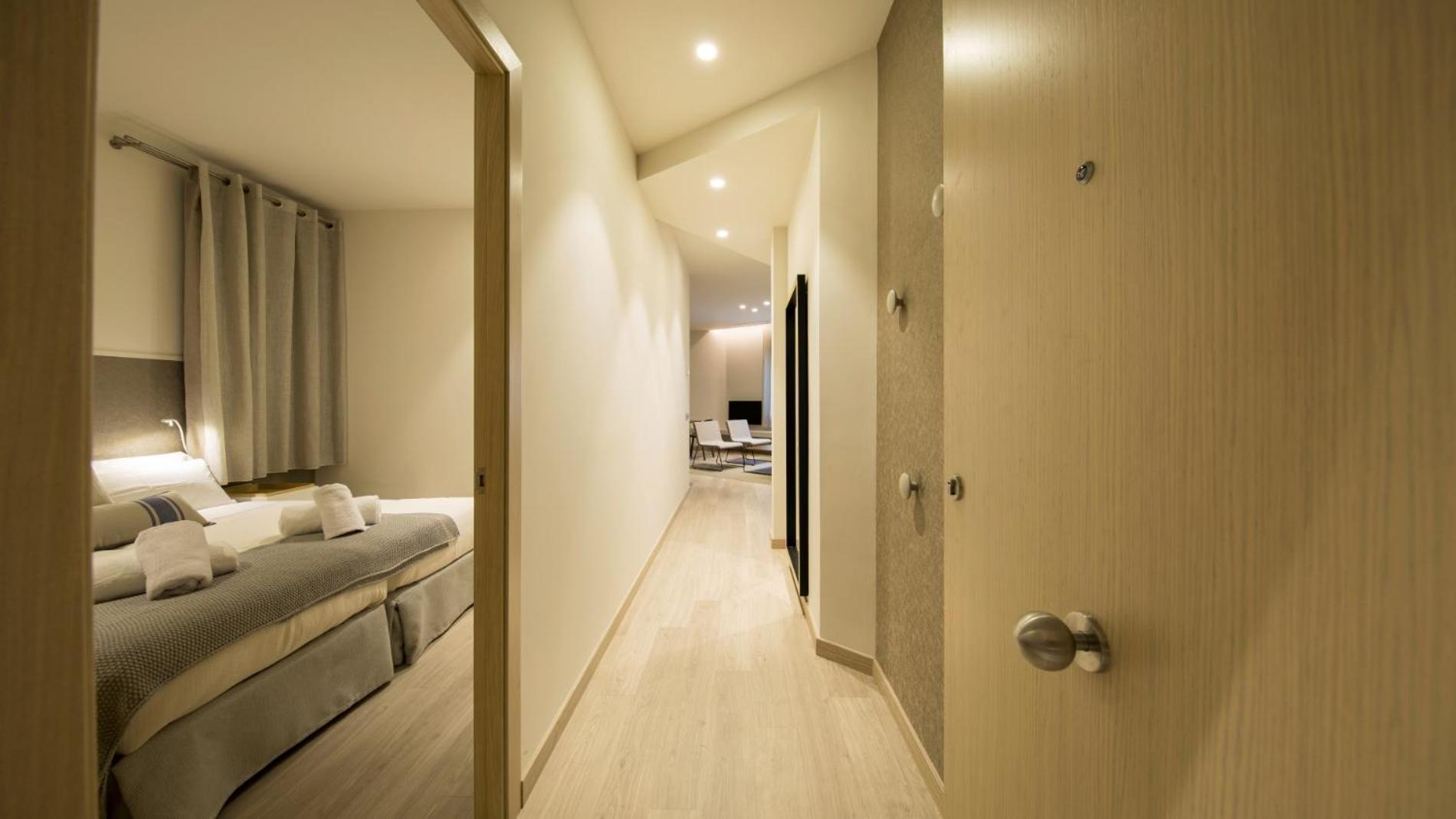 Fisa Rentals Ramblas Apartments Барселона Екстериор снимка